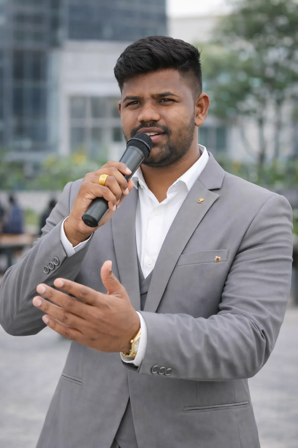 Anshul Agrawal speaking at a professional event